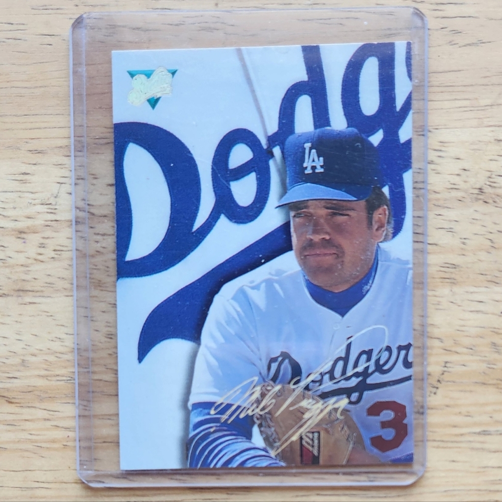 1993 Leaf Inc STUDIO COLLECTION MIKE PIAZZA Los Angeles Dodgers Card No 201